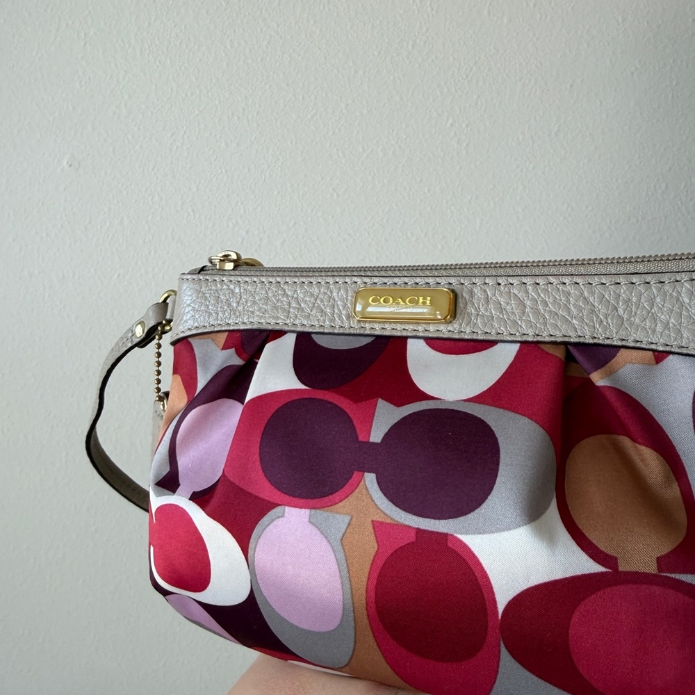 Y2K Coach Signature Scarf Print Wristlet with Strap and Hangtag - Picture 3 of 9